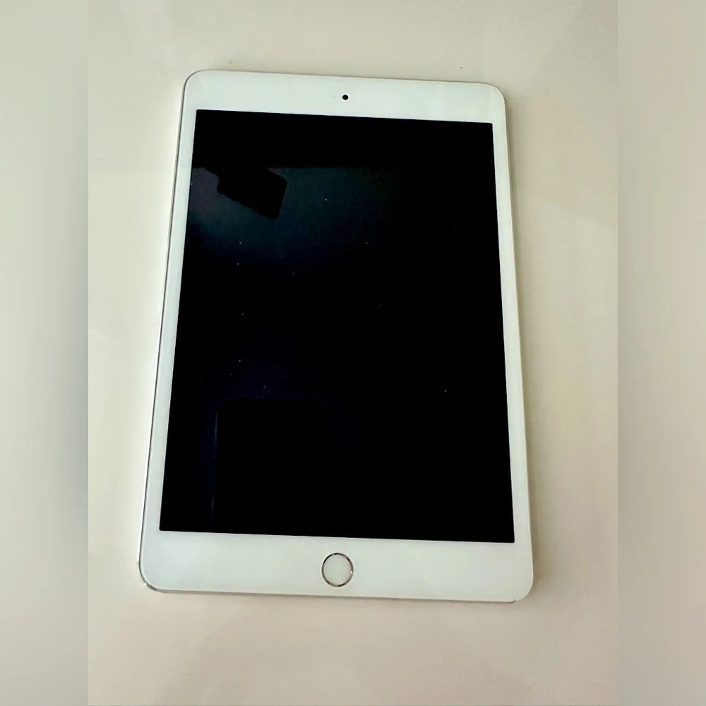 Apple Ipad 3 Mini white Silver excellent condition